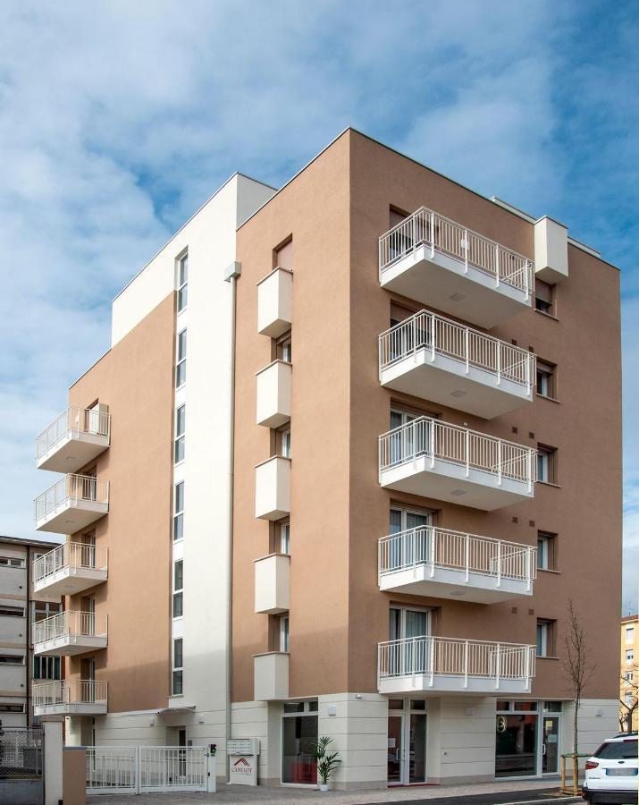 Camelot Red - Appartamenti Verona Exteriör bild